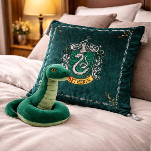 Peluche Serpiente Slytherin Harry Potter + Cojín Noble Collection – Mascota Slytherin Oficial